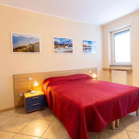 Residenza Il Castello Apartment ซอนดริโอ ภายนอก รูปภาพ